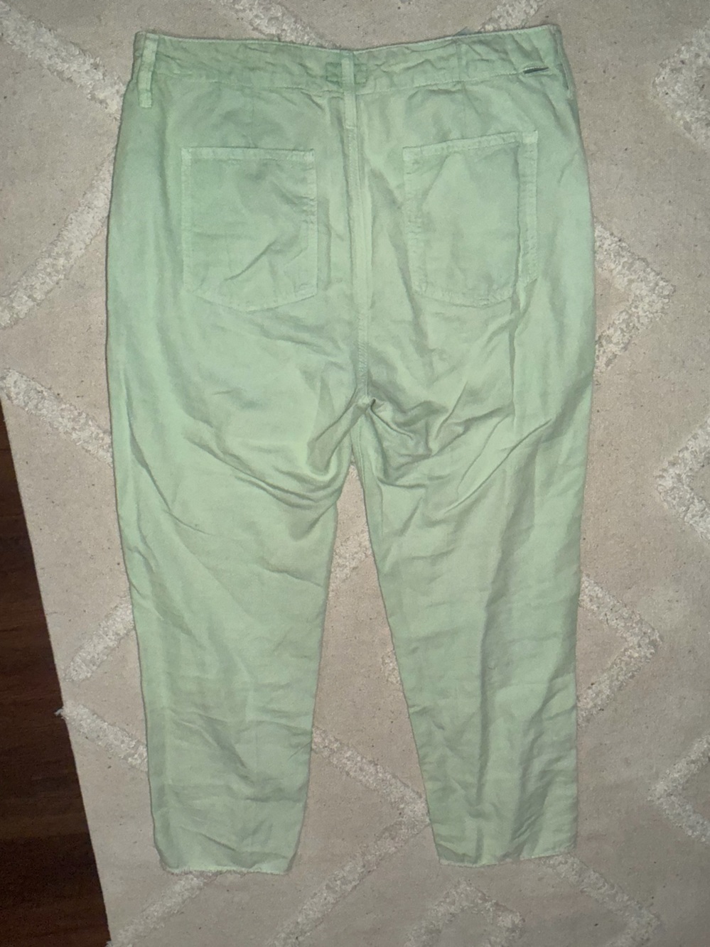 NWT Mother The Shaker
Chop Crop Pants mint green
$218 casual summer revolve - Picture 8 of 10